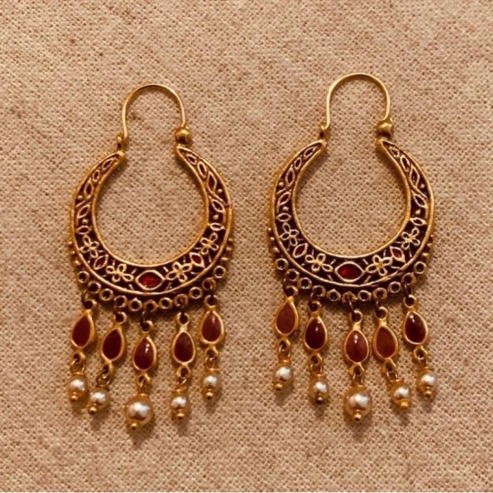The Museum Company | Earrings | Enamel & Pearl